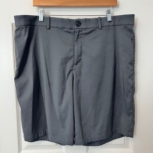 Nike Golf Men's Gray Dri-Fit Flat Front Performance Stretch Chino Shorts size 40